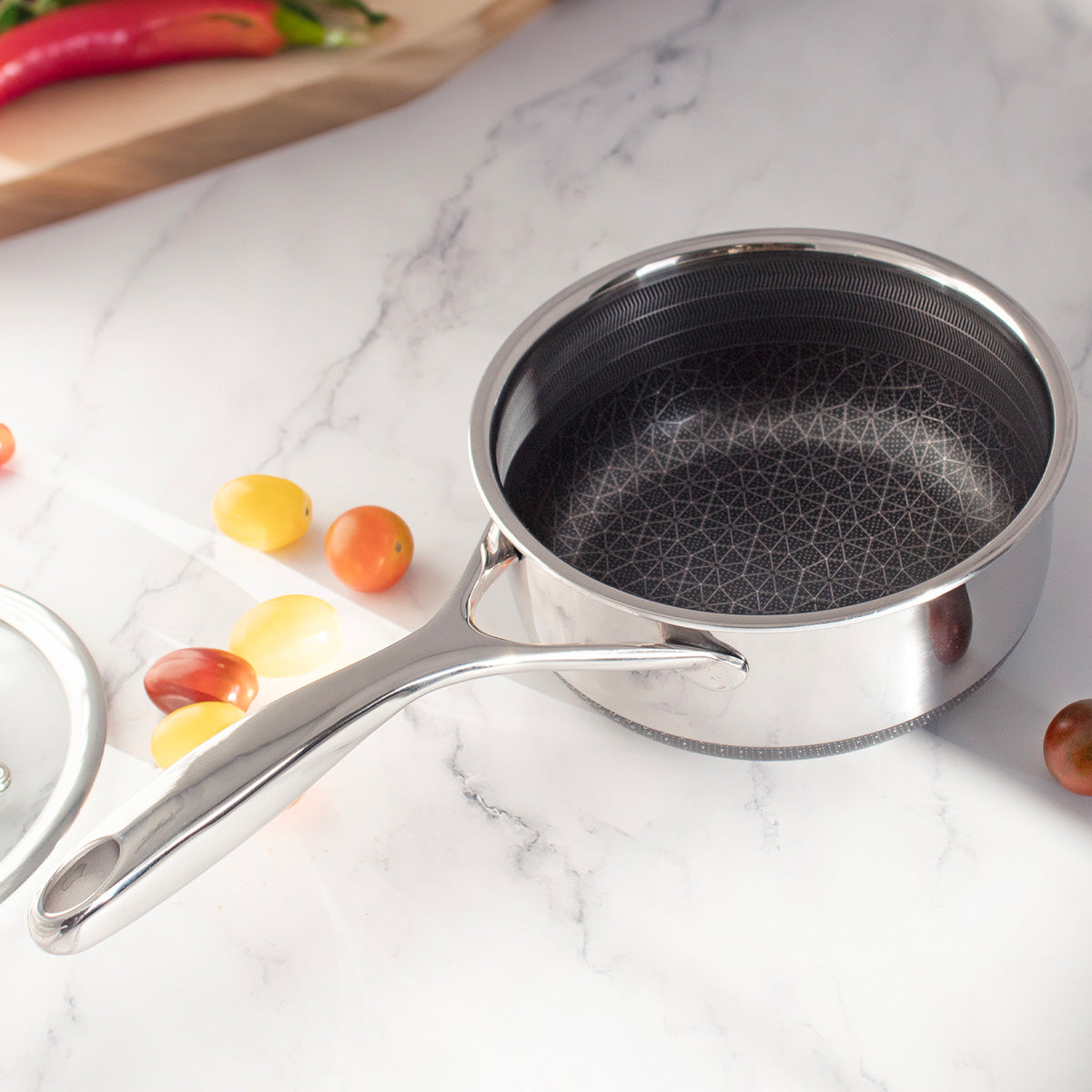 1.5-Quart Hybrid Sauce Pan with Lid